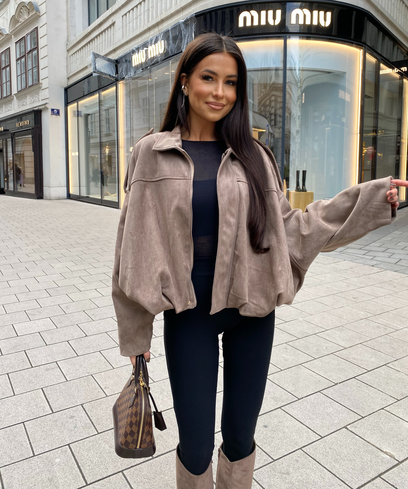 Wildlederoptik Jacke Linu Taupe Ladypolitan ♡