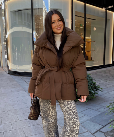 Jacke Kyleih Kurz Dunkelbraun Ladypolitan - Fashion Onlineshop für Damen