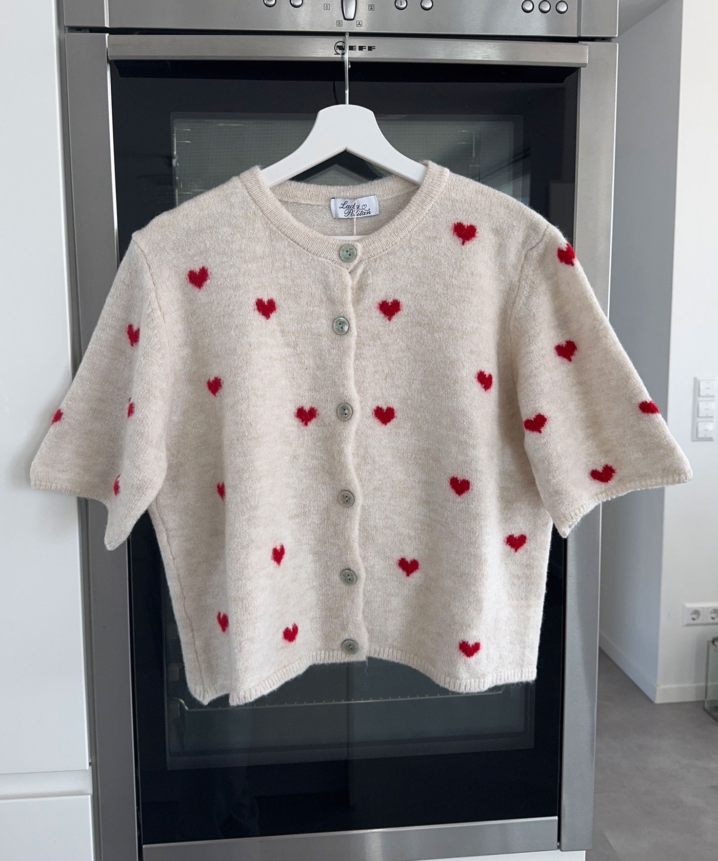 Cardigan Lene mit Herzen Rot Ladypolitan ♡