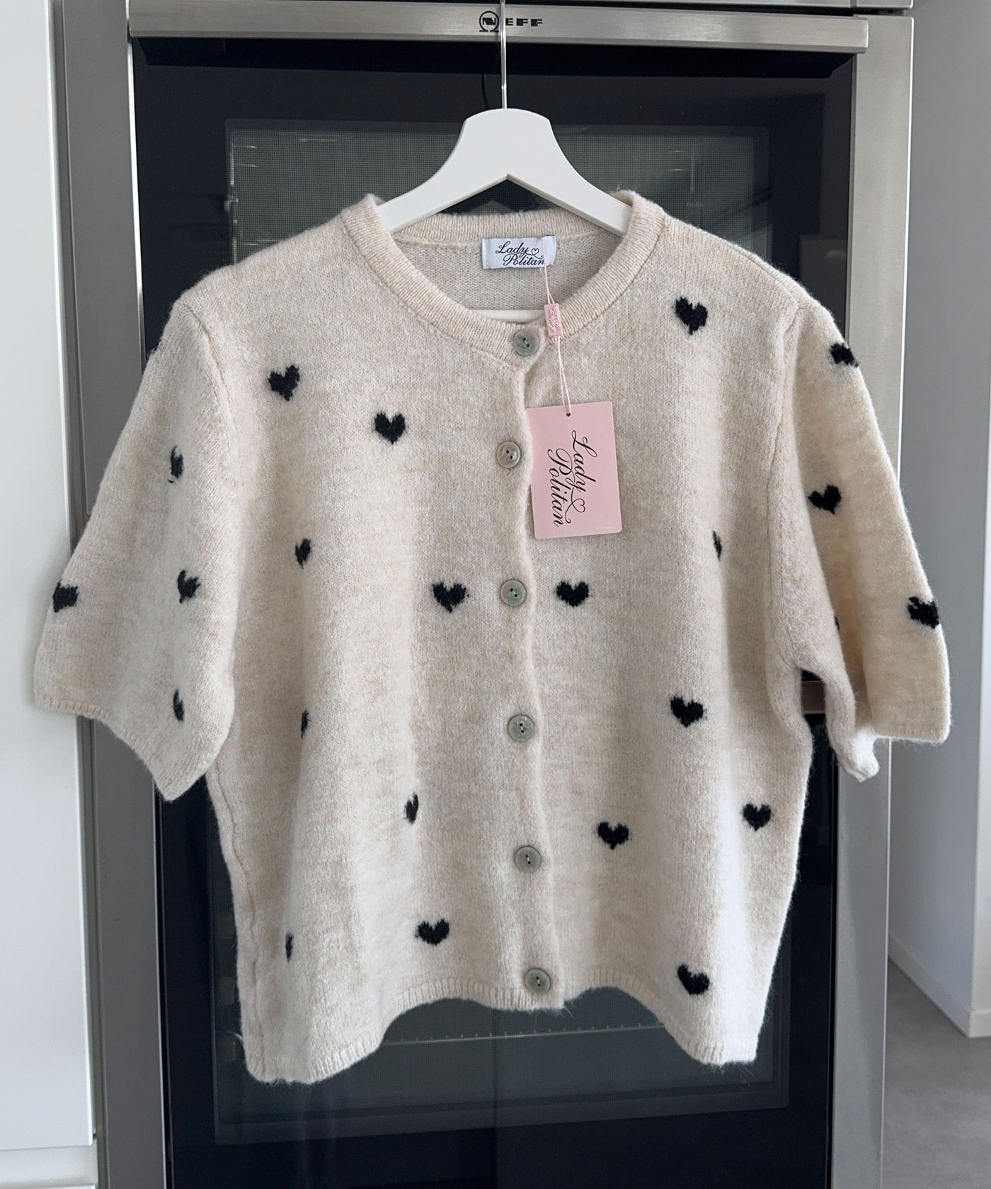 Cardigan Lene mit Herzen Schwarz Ladypolitan ♡