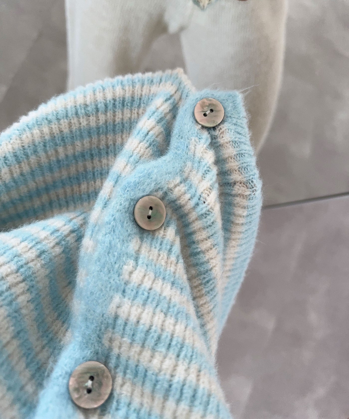 Cardigan Milli Streifen Hellblau Ladypolitan ♡