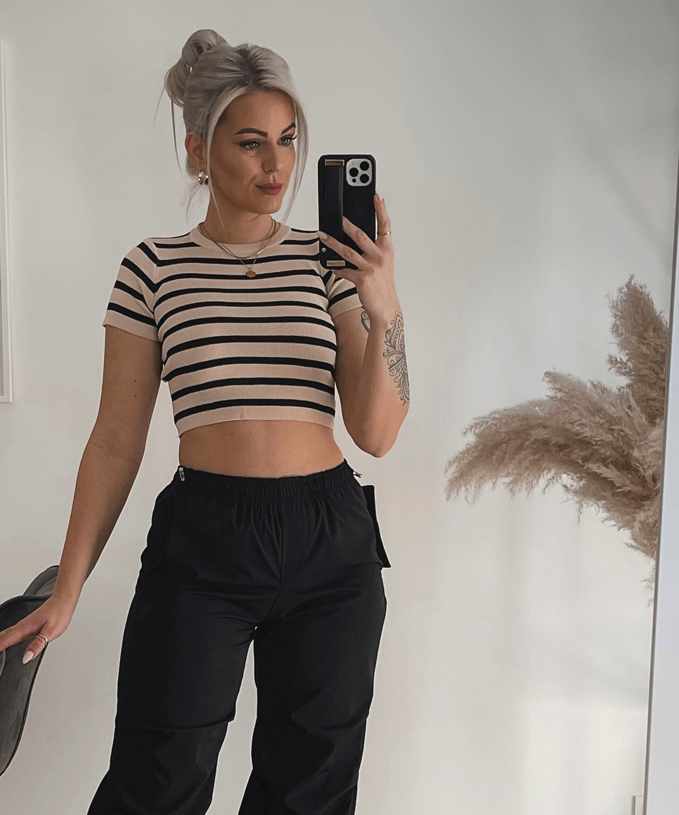 Crop T-Shirt Maite Beige  Ladypolitan ♡   
