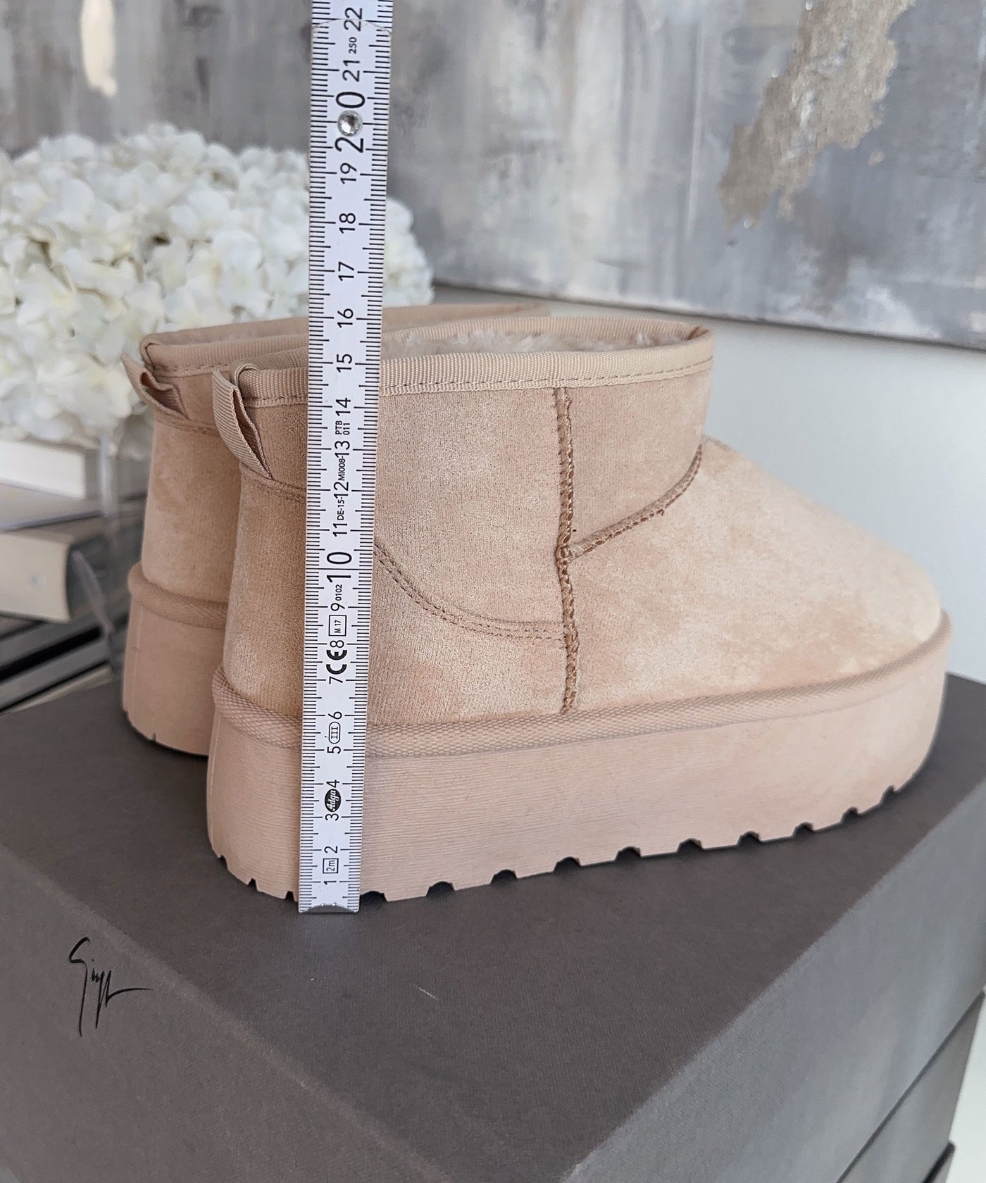 Gefütterte Plateau Boots Nina Beige  Ladypolitan ♡   