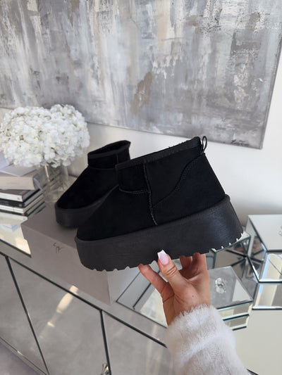 Gefütterte Plateau Boots Nina Schwarz  Ladypolitan ♡   
