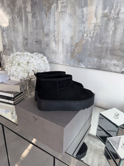 Gefütterte Plateau Boots Nina Schwarz  Ladypolitan ♡   