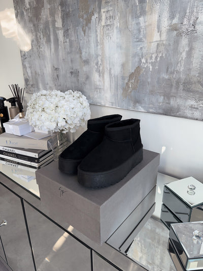Gefütterte Plateau Boots Nina Schwarz  Ladypolitan ♡   