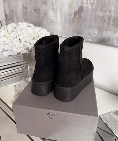 Gefütterte Plateau Boots Railey Hoch Schwarz  Ladypolitan ♡   