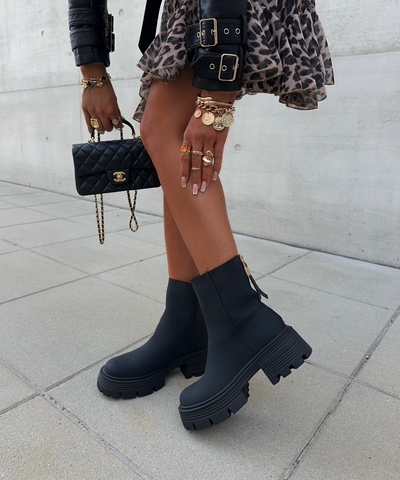 Stiefelette Fina Mattschwarz Ladypolitan ♡