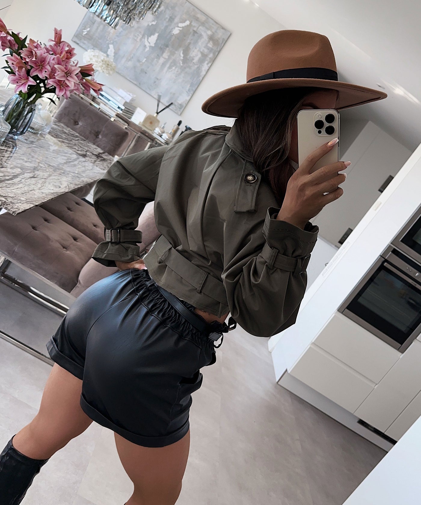 Leder Shorts Malaysia Schwarz  Ladypolitan - Fashion Onlineshop für Damen   