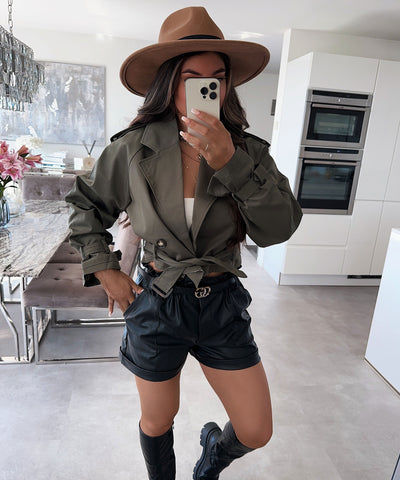 Leder Shorts Malaysia Schwarz  Ladypolitan - Fashion Onlineshop für Damen   