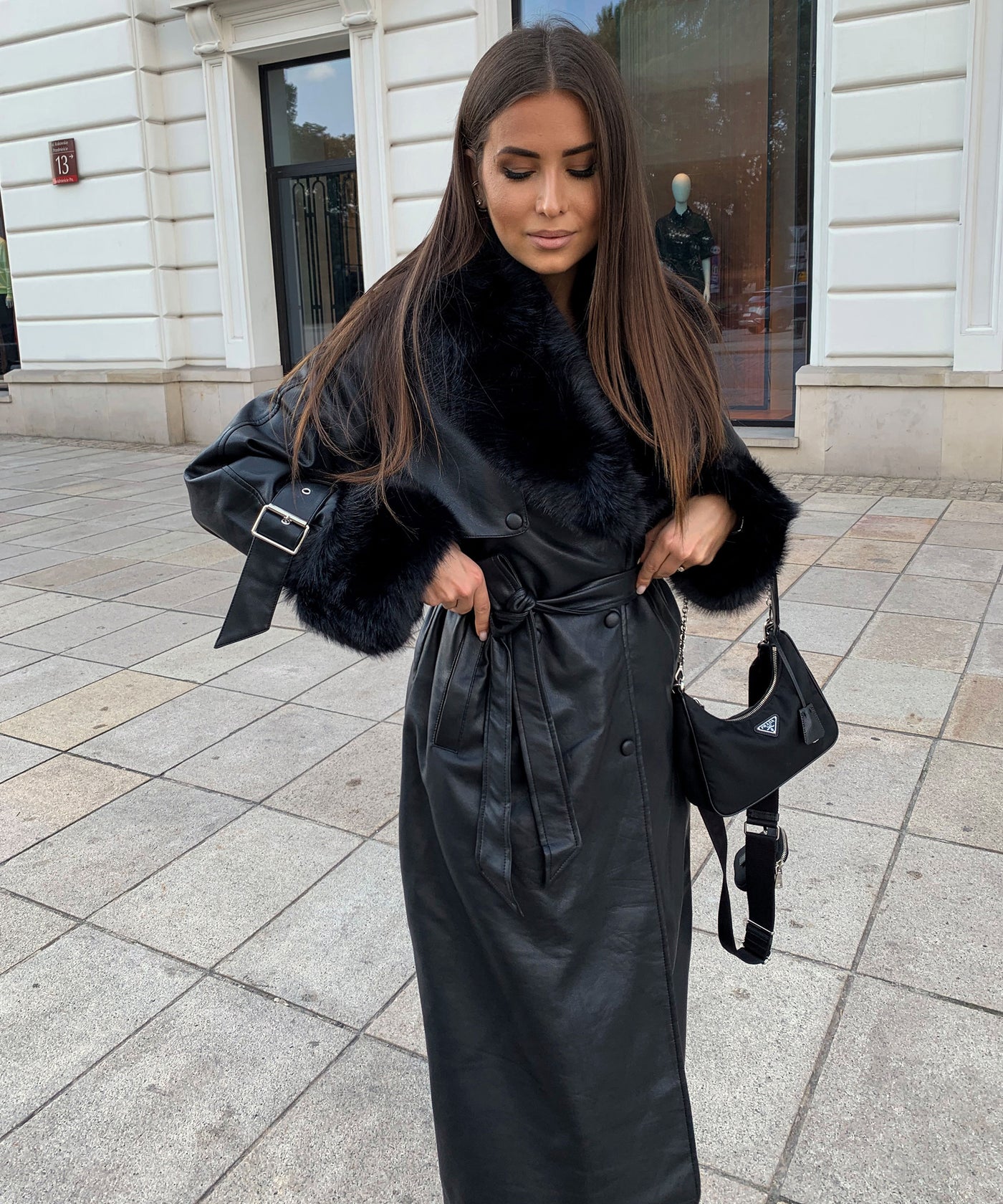 Ledermantel Hillary mit Felldetails Schwarz  Ladypolitan ♡   