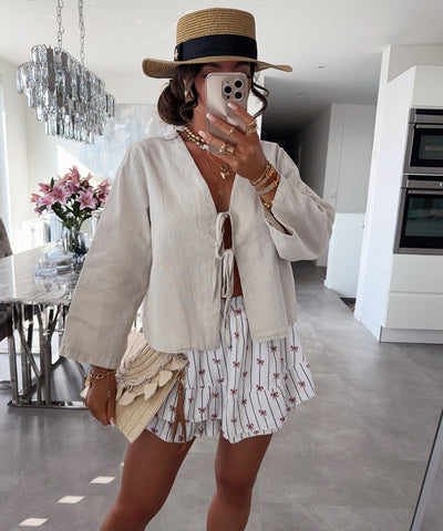Leinen Bluse mit Schleifen Beige Ladypolitan ♡