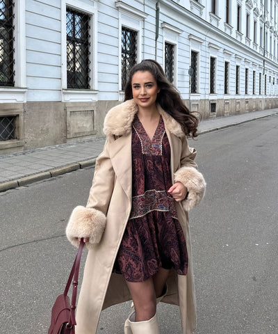 Mantel Jolie mit Felldetails Beige  Ladypolitan ♡   
