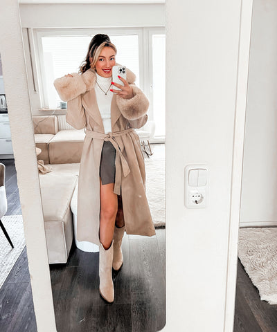 Mantel Jolie mit Felldetails Beige  Ladypolitan ♡   