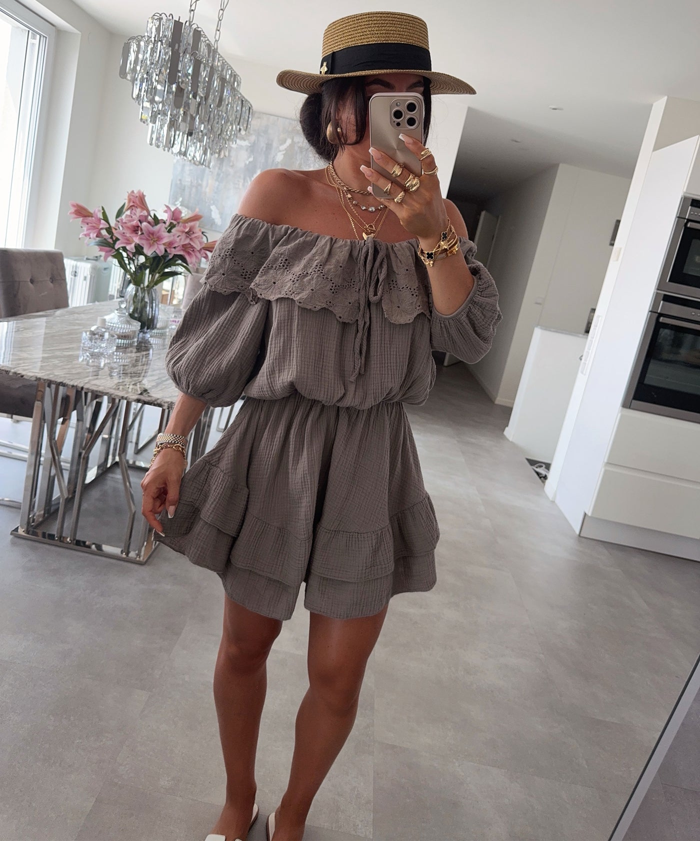 Musselin Kleid Stelia Taupe Ladypolitan ♡
