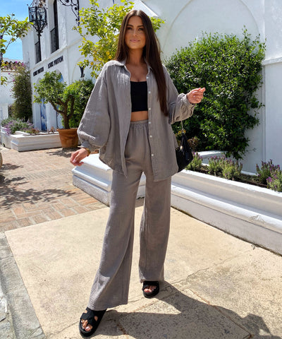 Oversize Musselin Bluse Freya Taupe Kurz Ladypolitan - Fashion Onlineshop für Damen