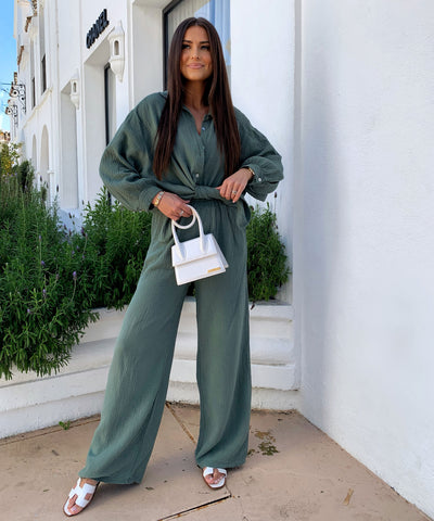 Oversize Musselin Bluse Freya Khaki Kurz Ladypolitan - Fashion Onlineshop für Damen