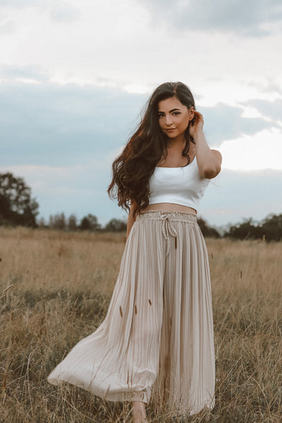 Plissee Hose Mira Beige  Ladypolitan - Fashion Onlineshop für Damen   