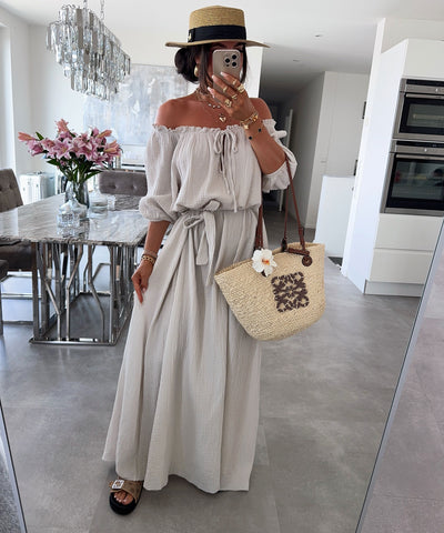 Schulterfreies Musselin Kleid Üli Beige Ladypolitan ♡