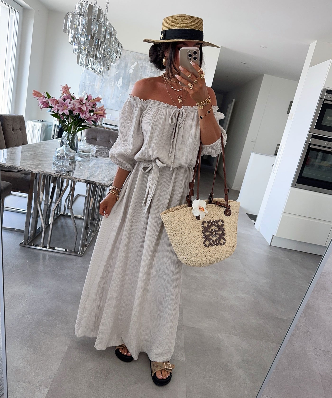 Schulterfreies Musselin Kleid Üli Beige Ladypolitan ♡