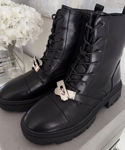 Stiefeletten Hermi Schwarz Silber  Ladypolitan ♡   