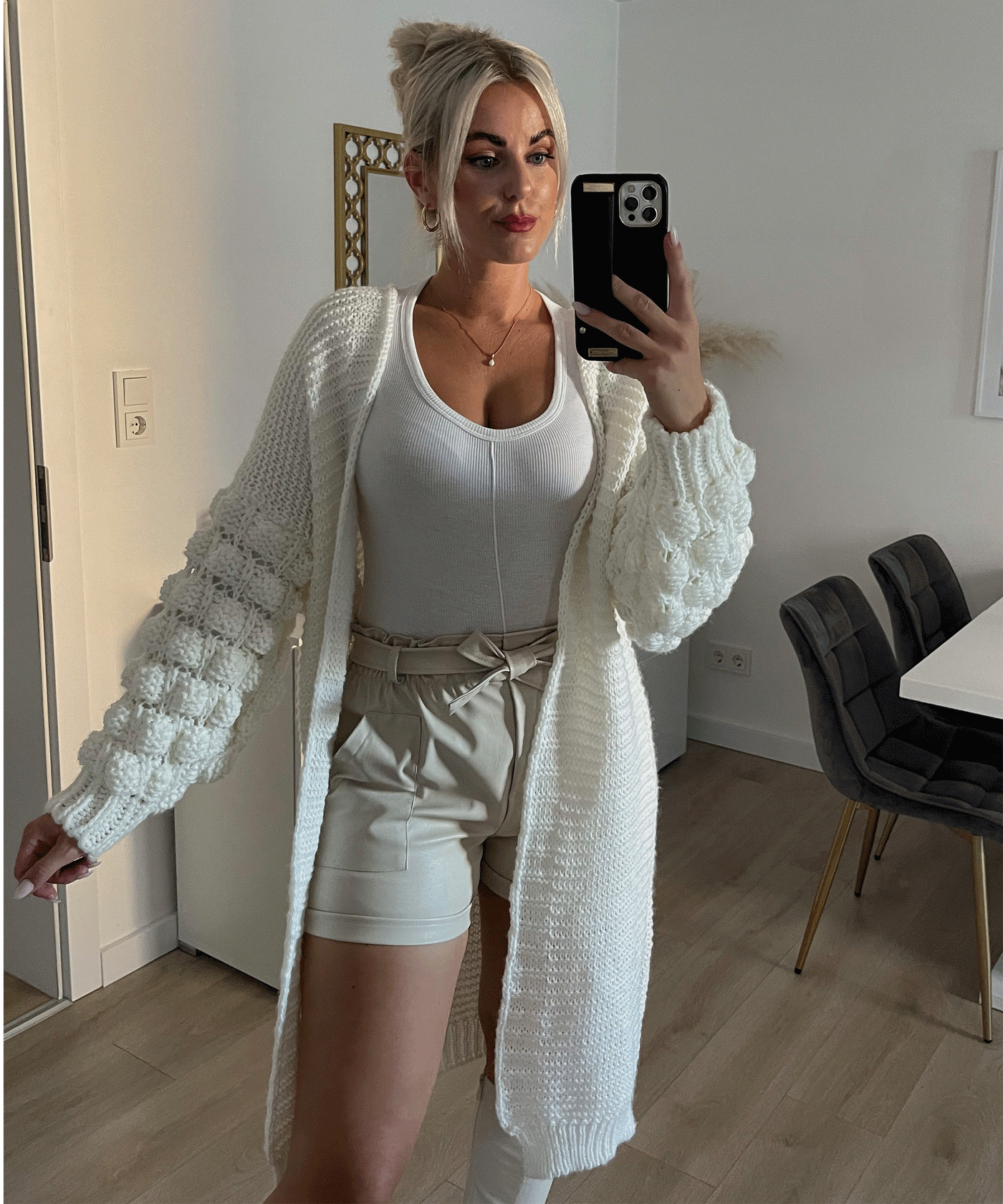 Strickjacke Cloudy Lang Weiß  Ladypolitan - Fashion Onlineshop für Damen   