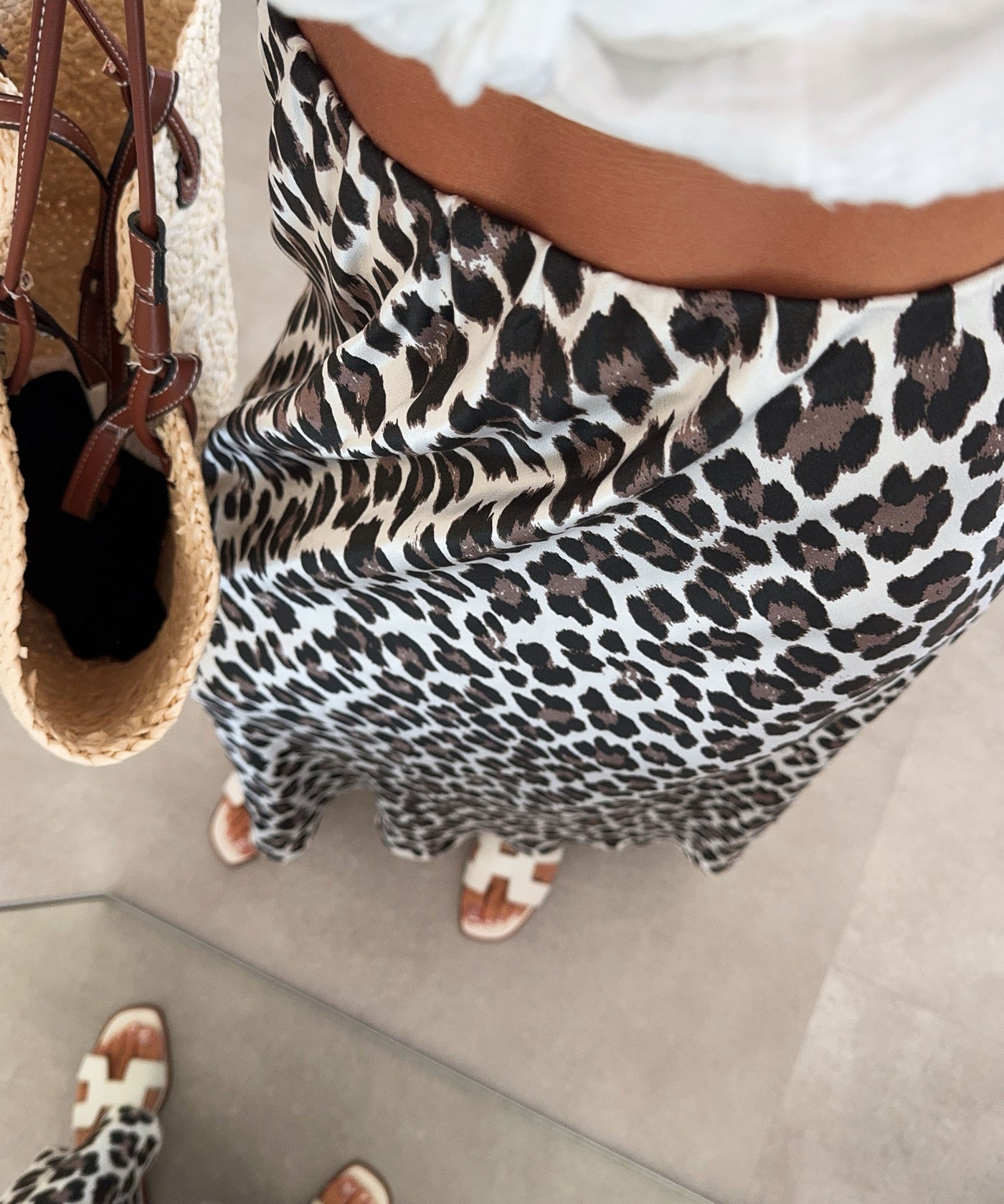 Viskose Satin Rock Leo Beige Ladypolitan ♡