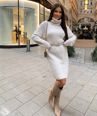 Strickkleid Belatrix Beige Ladypolitan ♡