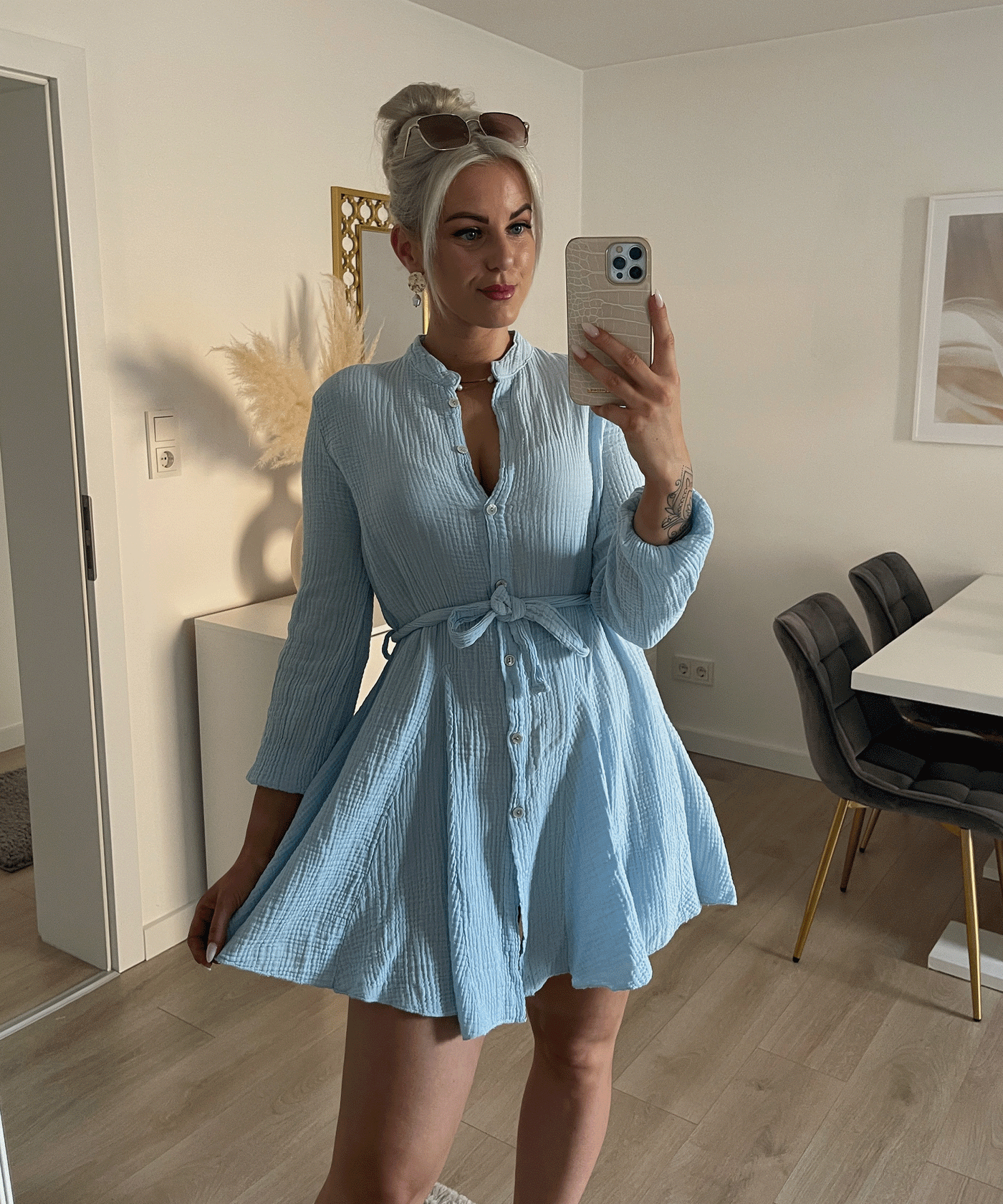 Musselin Kleid Daisy Hellblau  Ladypolitan - Fashion Onlineshop für Damen   