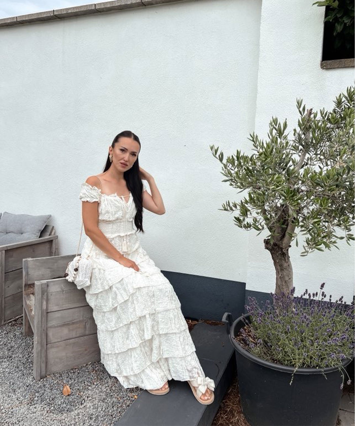 Kleid mit Volant Rumer Cremeweiß Ladypolitan ♡