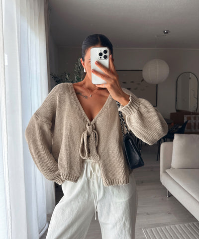 Strickjacke Cora Schleife Beige Ladypolitan ♡