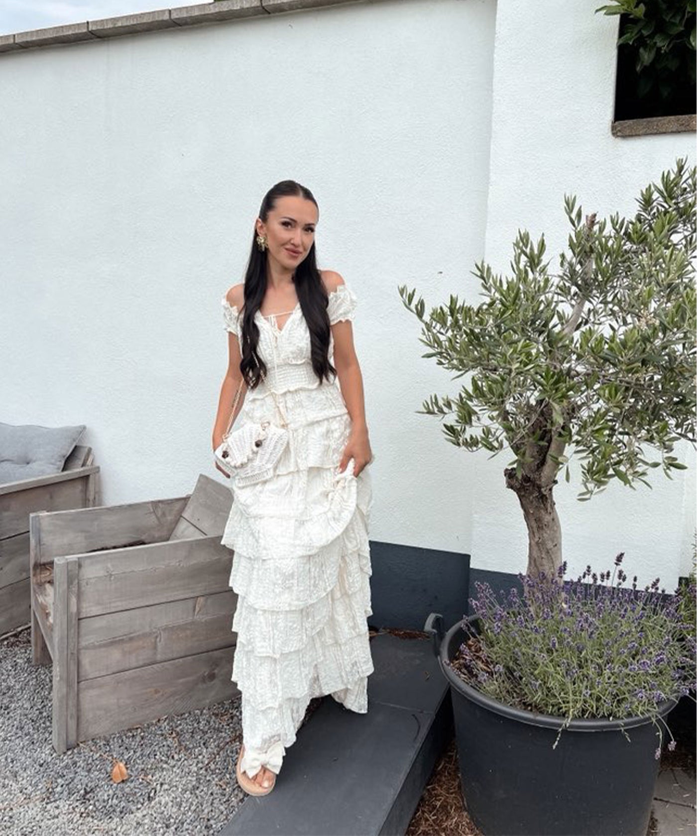 Kleid mit Volant Rumer Cremeweiß Ladypolitan ♡