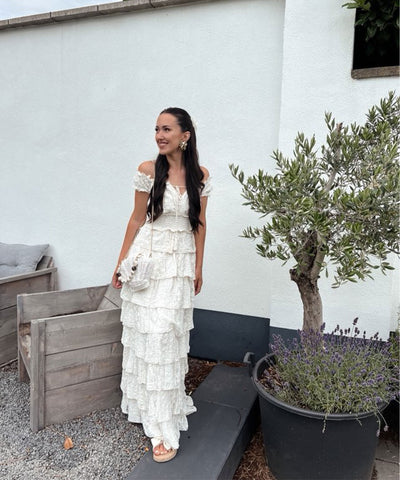 Kleid mit Volant Rumer Cremeweiß Ladypolitan ♡