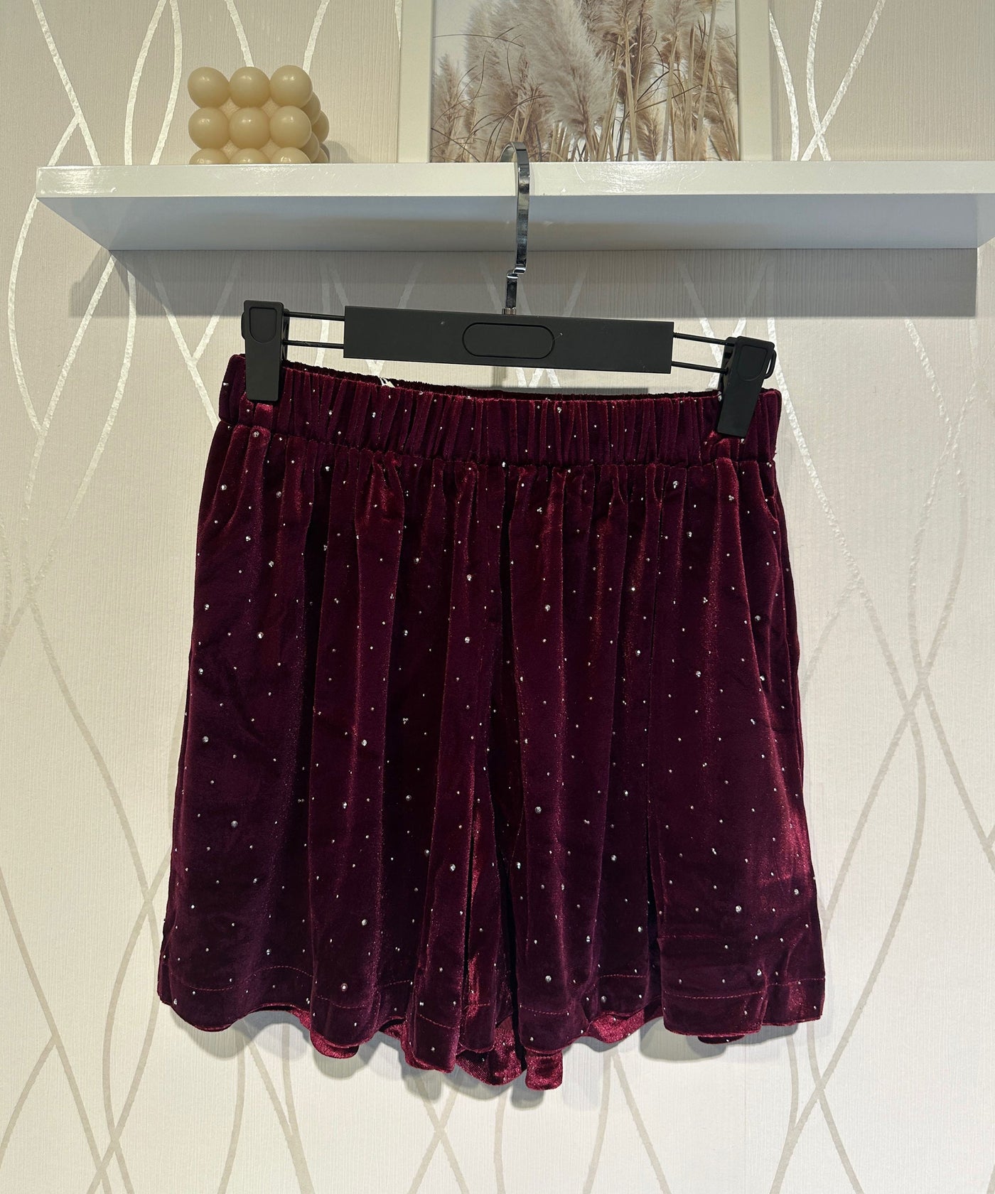 Samt Shorts Lia mit Strass Weinrot