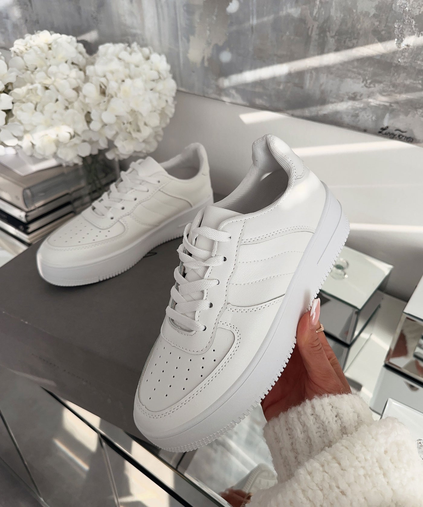 Sneaker Sarai Weiß  Ladypolitan - Fashion Onlineshop für Damen   