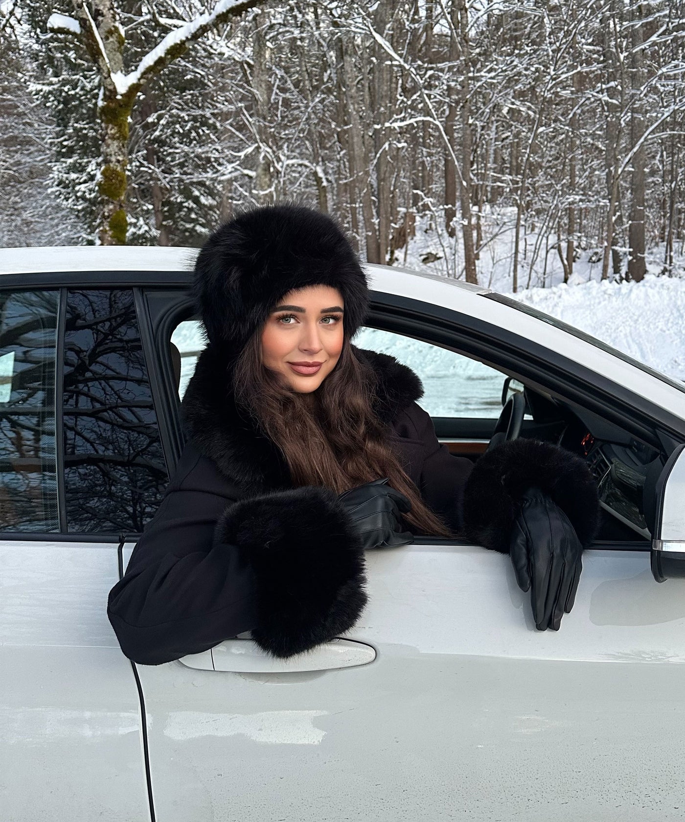 Mantel Jolie mit Felldetails Schwarz