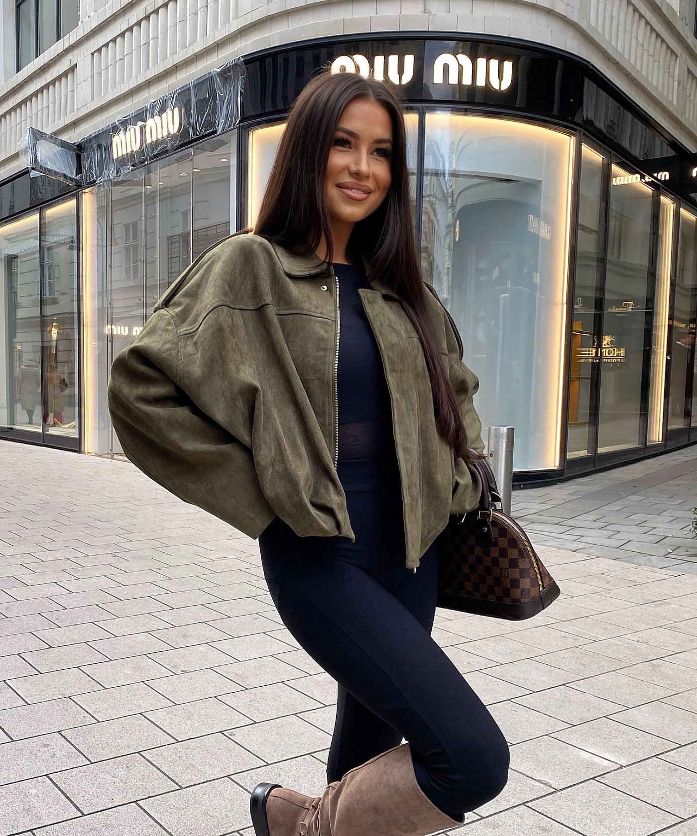 Wildlederoptik Jacke Linu Khaki Ladypolitan ♡