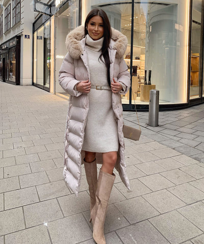 Strickkleid Belatrix Beige Ladypolitan ♡