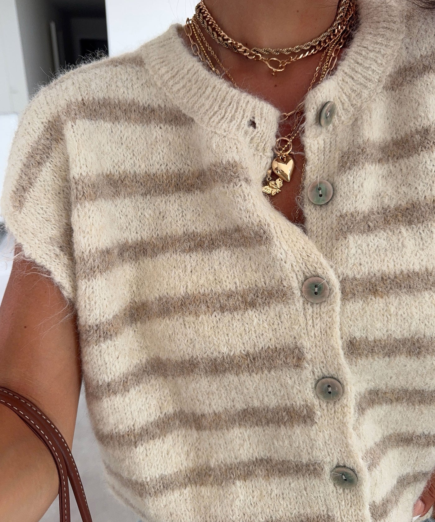 Kurzarm Cardigan Nalya Beige Taupe Ladypolitan ♡