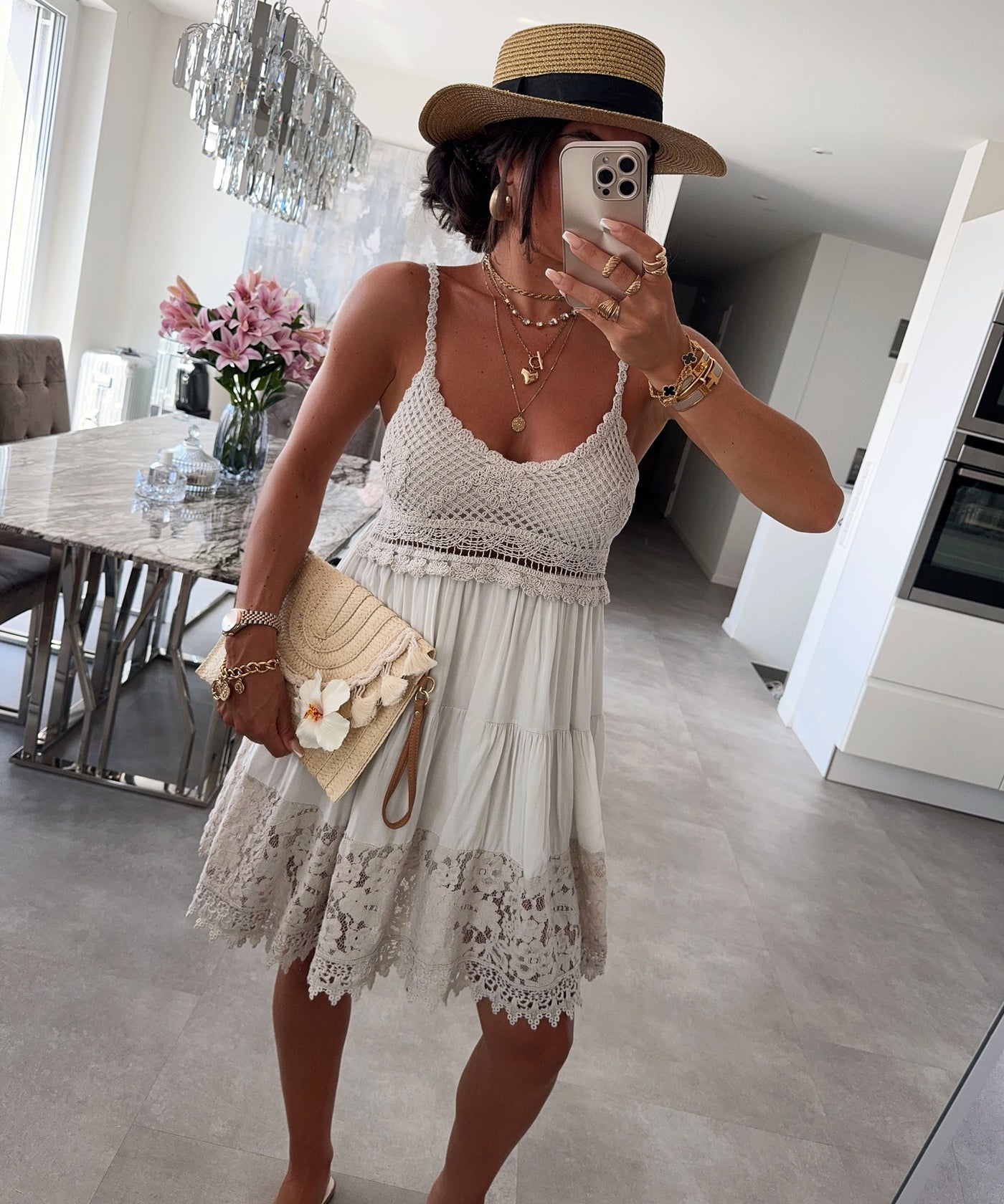 Kleid mit Spitze Emna Beige Ladypolitan ♡