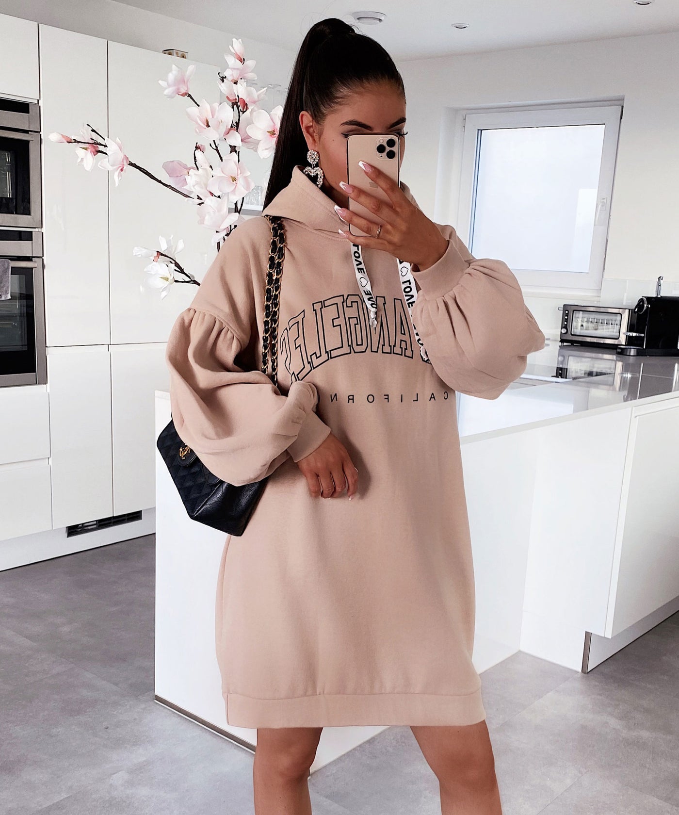 Hoodie Kleid LA Beige  Ladypolitan - Fashion Onlineshop für Damen   