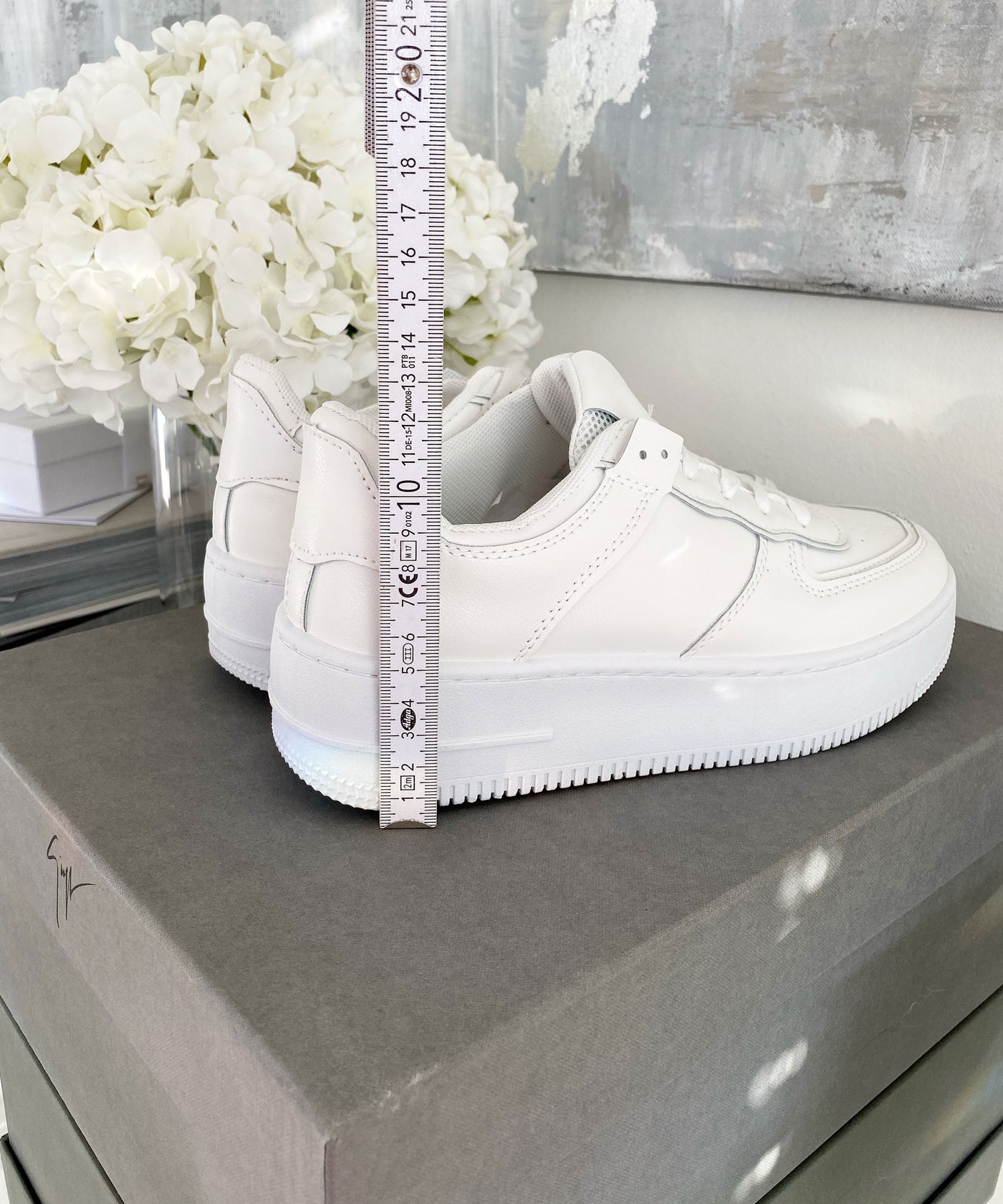 Sneaker Sarai Weiß  Ladypolitan - Fashion Onlineshop für Damen   