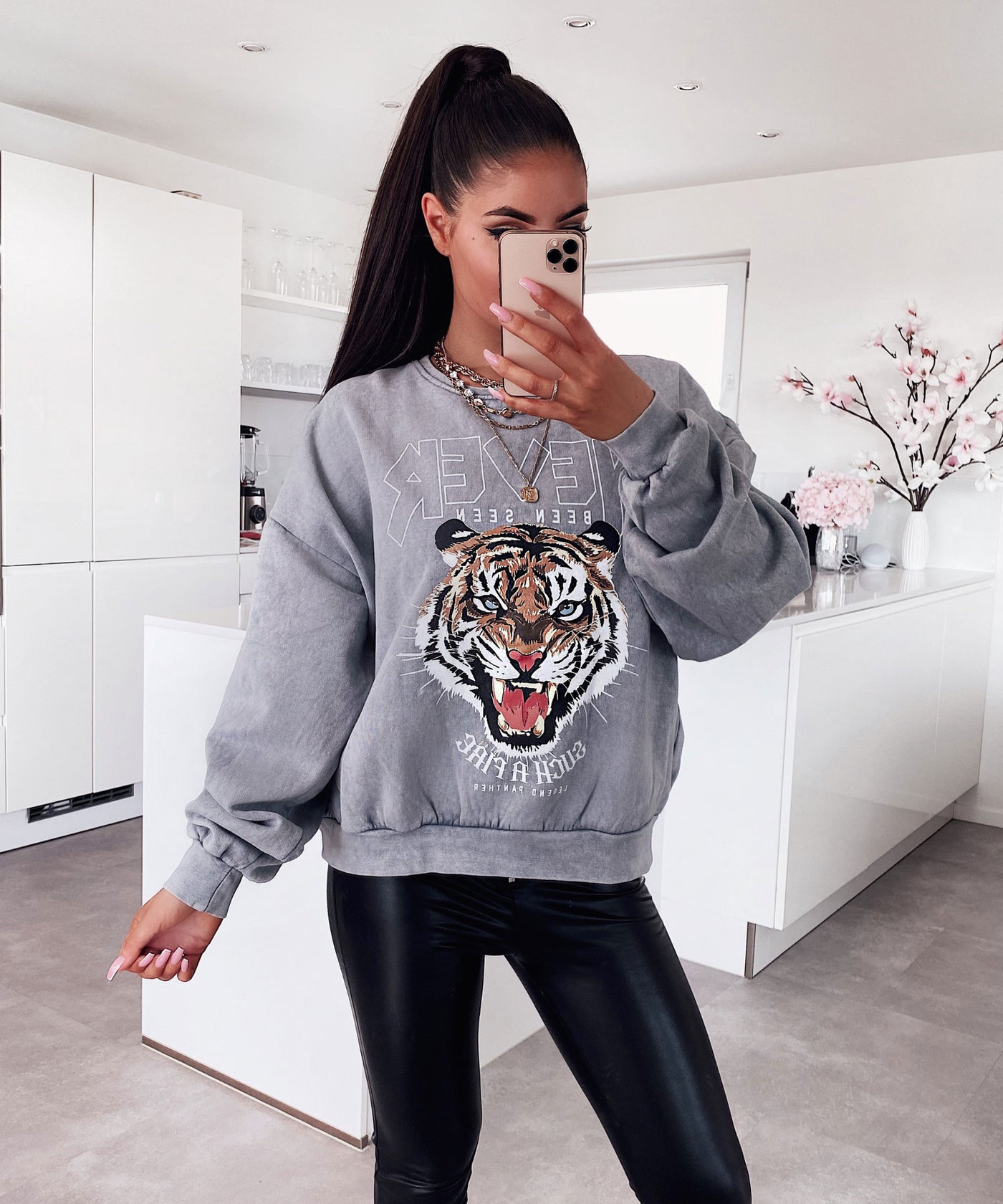 Vintage Pullover Tiger Grau  Ladypolitan - Fashion Onlineshop für Damen   