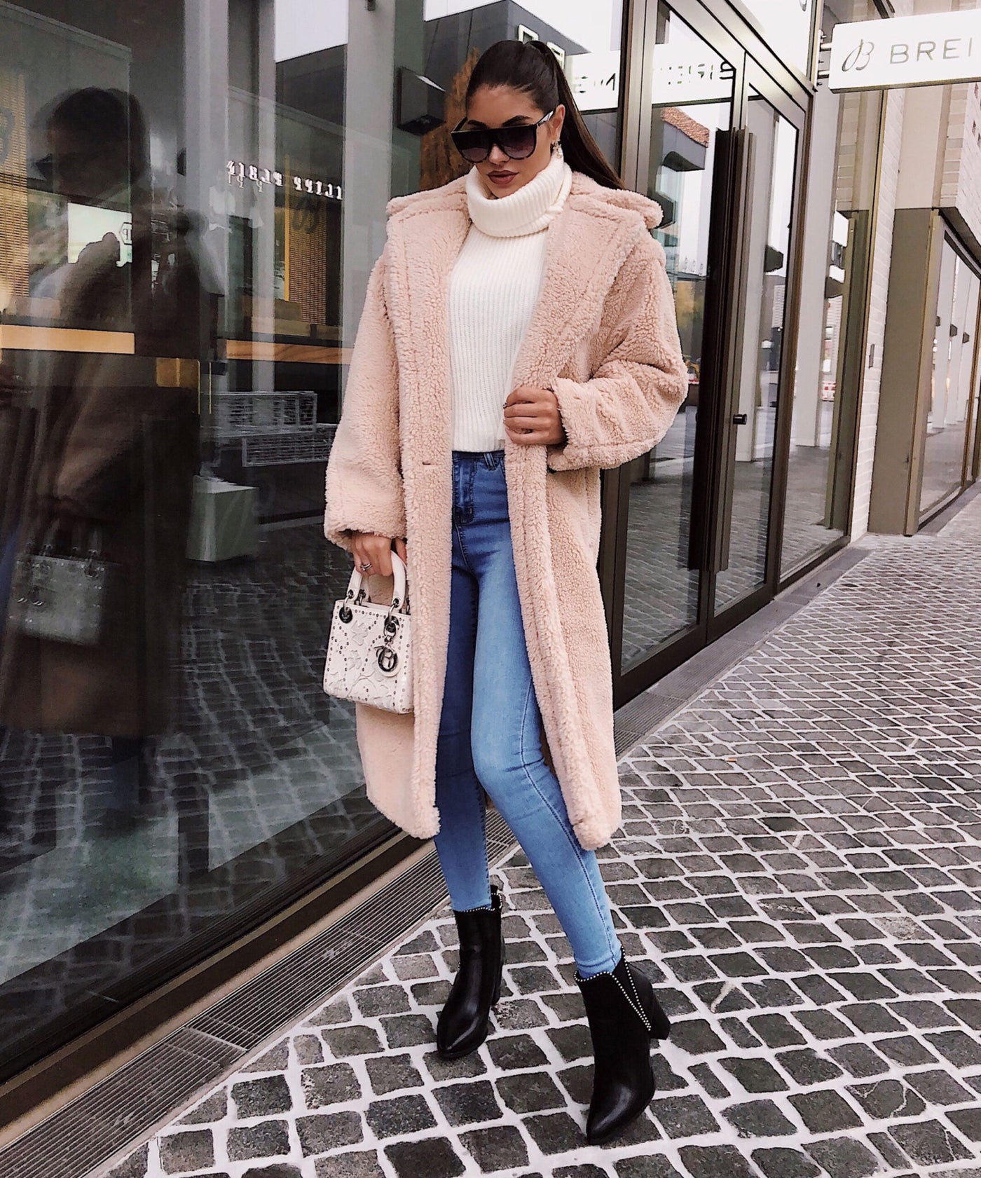 Beiger oversize Teddymantel  Ladypolitan - Fashion Onlineshop für Damen   