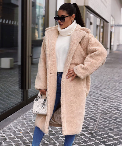 Beiger oversize Teddymantel  Ladypolitan - Fashion Onlineshop für Damen   