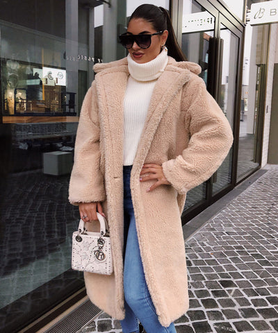 Beiger oversize Teddymantel  Ladypolitan - Fashion Onlineshop für Damen   
