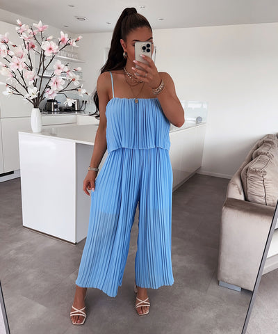 Eleganter Plissee Einteiler Hellblau  Ladypolitan - Fashion Onlineshop für Damen   