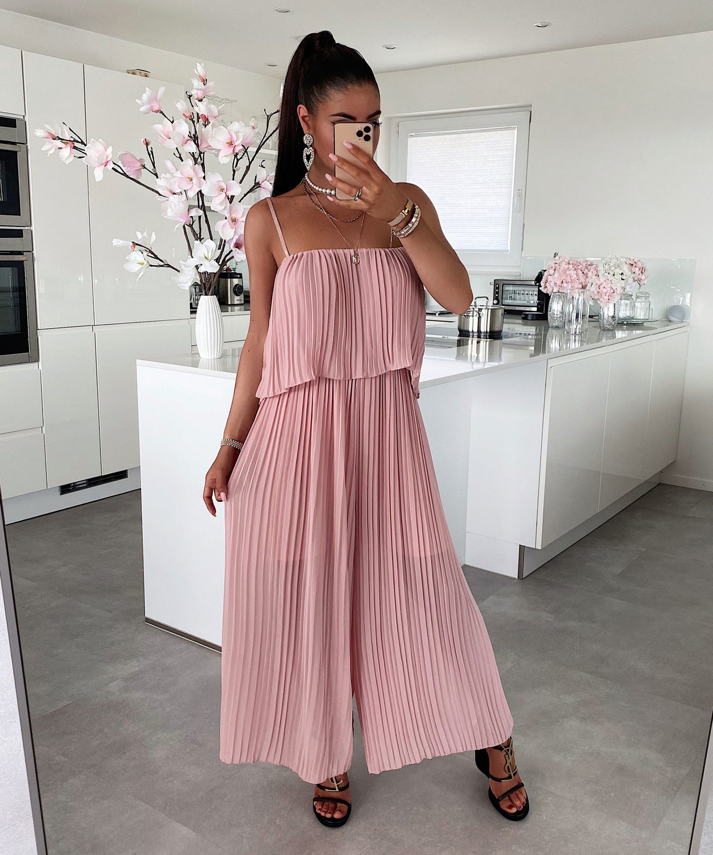 Eleganter Plissee Einteiler Rosa  Ladypolitan - Fashion Onlineshop für Damen   