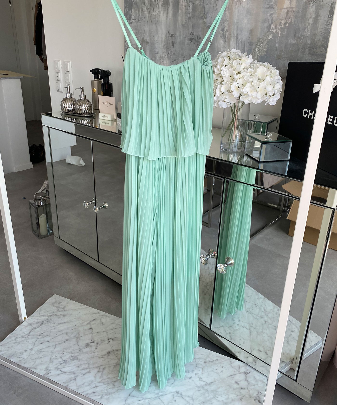 Eleganter Plissee Einteiler Türkis  Ladypolitan - Fashion Onlineshop für Damen   