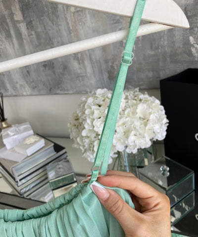 Eleganter Plissee Einteiler Türkis  Ladypolitan - Fashion Onlineshop für Damen   